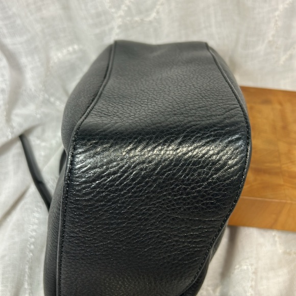 Michael Michael Kors pebbled leather with gold hardware crossbody shoulder bag - Picture 7 of 16